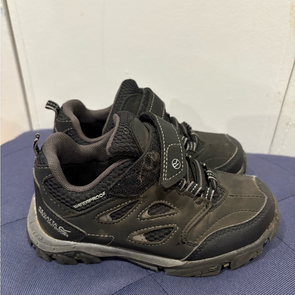 Regatta Kids Black Boots